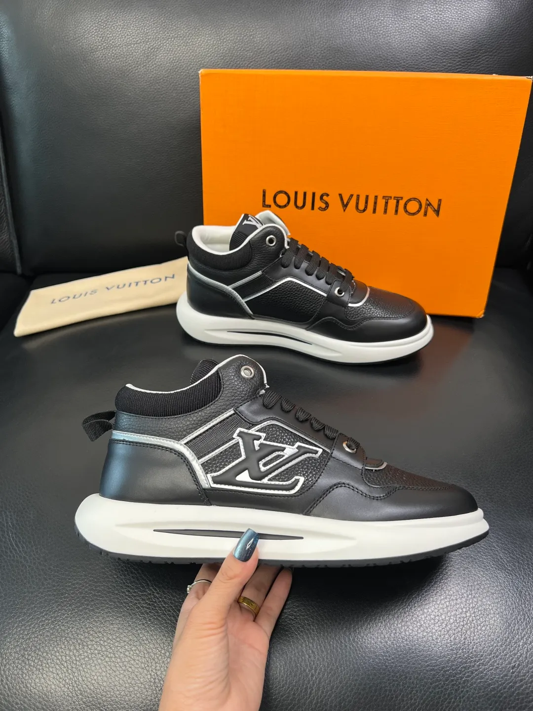 Men's shoes 💰820 Lv high quality top crafts Louis Vuitton, sports sneakers counter synchronization, uppers imported from Italy, high quality splicing colorful complex crafts, imported mesh pads soft and comfortable, soles: original soles specially provided by the original factory, T men's shoes 💰U exclusive movable molded soles super comfortable, original factory single goods, code number 39-44 (customized 38 45)